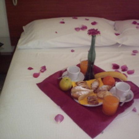 Hotel Criss Rimini Eksteriør bilde