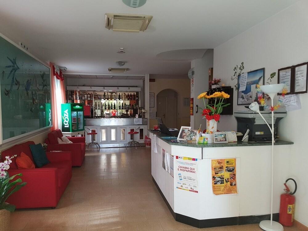 Hotel Criss Rimini Eksteriør bilde
